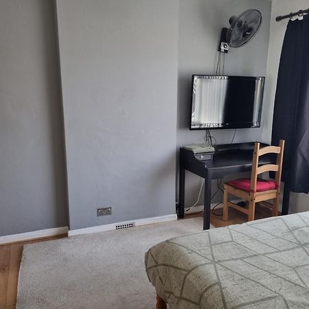 Private Rooms In London, Exterior photo