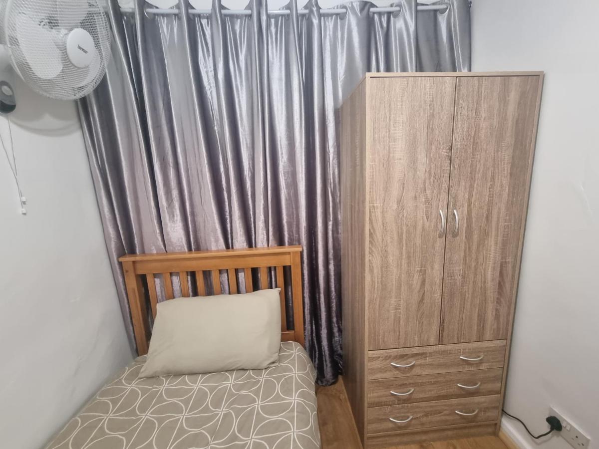 Private Rooms In London, Exterior photo