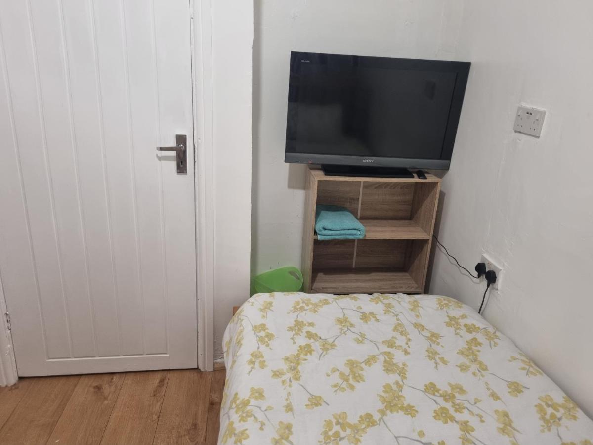 Private Rooms In London, Exterior photo